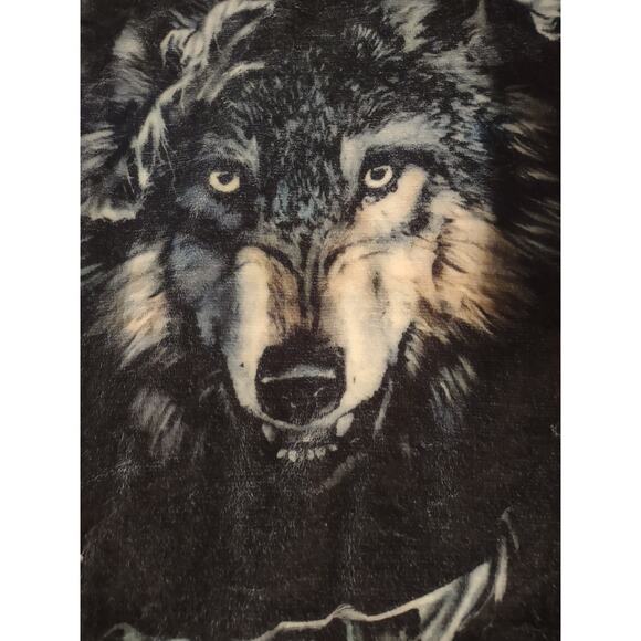 Wolf Small throw blanket 37x27 Cozy - Picture 2 of 3